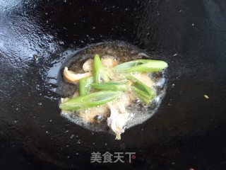 芹菜炒鱿鱼步骤5