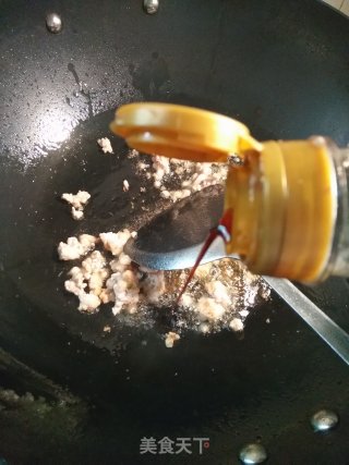酸菜炒肉末步骤7