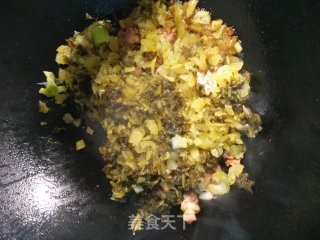 酸菜炒肉末步骤9