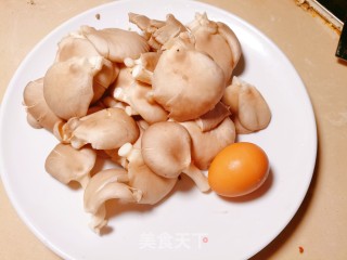 比酥肉还好吃的椒盐菌菇步骤1