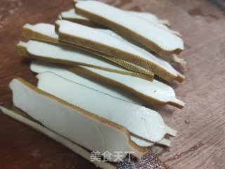 鸡蛋香干炒韭菜步骤2