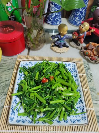 小米辣蒜蓉炒空心菜步骤9
