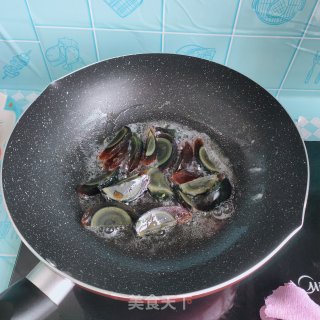 松花蛋炒辣椒步骤5