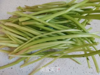 豆豉辣椒炒苋菜梗步骤1