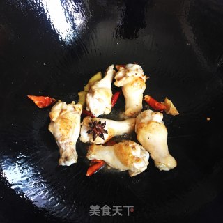 鸡翅根烧鹌鹑蛋步骤2