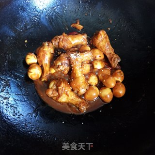 鸡翅根烧鹌鹑蛋步骤6