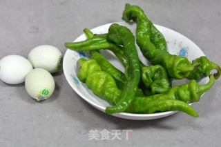 鸡蛋炒辣椒步骤1