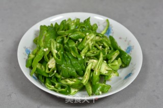 鸡蛋炒辣椒步骤3