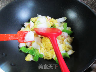 青椒虾味球炒娃娃菜步骤6
