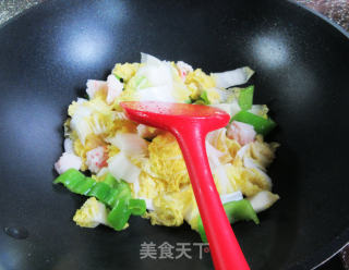 青椒虾味球炒娃娃菜步骤5