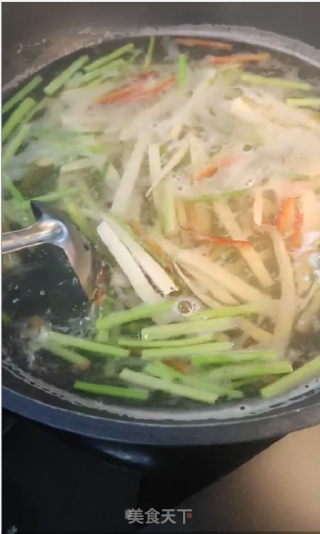 香干炒芹菜-【弹嫩可口】步骤3