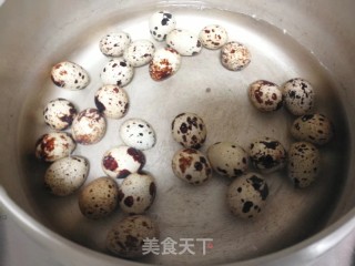 一口一个好吃到爆的可乐鹌鹑蛋步骤1