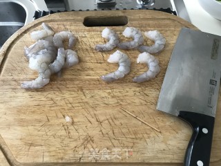 菠萝黄瓜虾仁步骤1