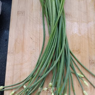韭苔炒豆腐步骤1