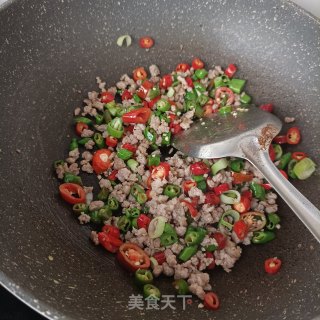 肉末炒线椒丁步骤12