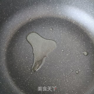 烤肠炒韭苔步骤4