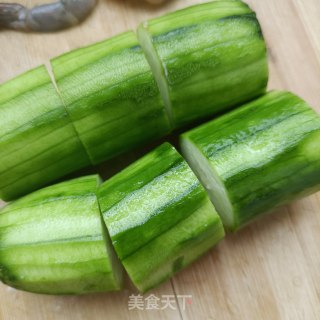 肉馅鲜虾丝瓜盅步骤3