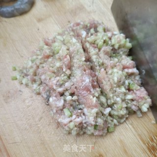 肉馅鲜虾丝瓜盅步骤8