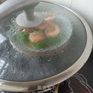 肉馅鲜虾丝瓜盅步骤17