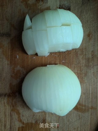 孜然牛肉炒圆葱步骤1