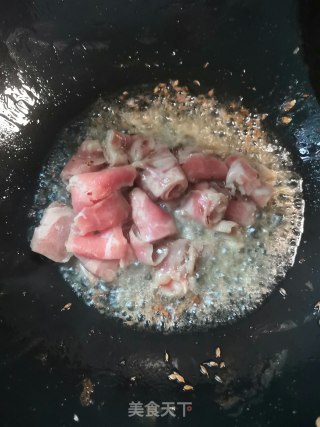 孜然牛肉炒圆葱步骤5