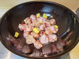 小鸡翅炖红蘑步骤5
