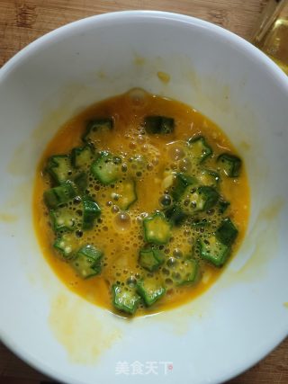 秋葵炒土鸡蛋步骤8