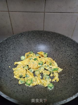 秋葵炒土鸡蛋步骤12