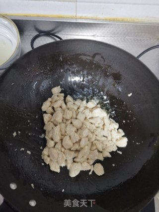 尖椒炒鸡丁步骤3