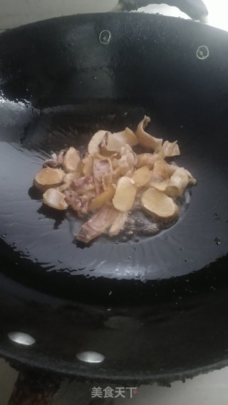 鱿鱼干烧鸭步骤1