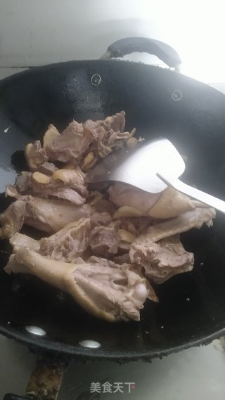 鱿鱼干烧鸭步骤2
