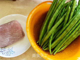 四季豆炒肉丝步骤1