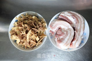 浓香入味的五花肉炖干笋尖步骤4