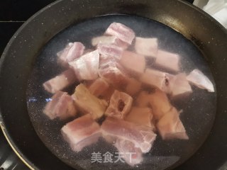 砂锅排骨炖冬瓜步骤1