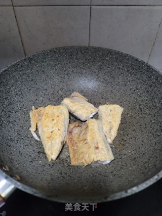 香煎鲭鱼片步骤4