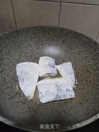 香煎鲭鱼片步骤3