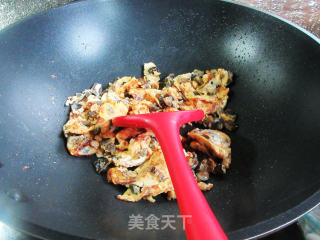 酱瓜炒鸡蛋步骤6