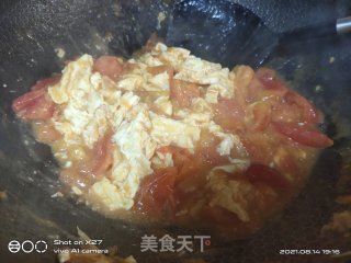 家常西红柿炒鸡蛋步骤5