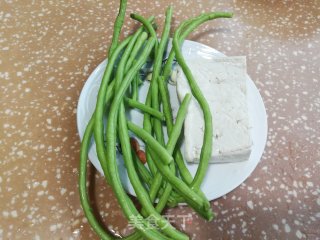肉末豇豆炒豆腐步骤2