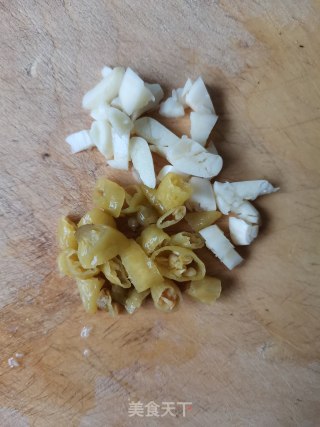 酸菜鱼片步骤1