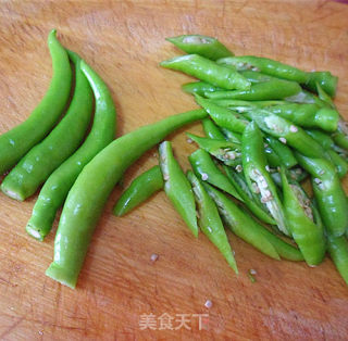 鸡蛋——酱香鸡蛋杭椒步骤2