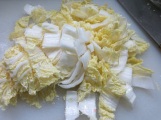 五花肉毛豆炒娃娃菜步骤4