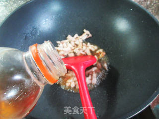 五花肉毛豆炒娃娃菜步骤7