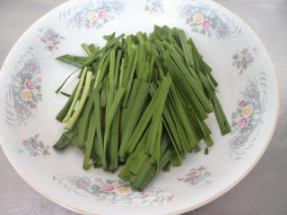 韭菜炒绿豆菜步骤4