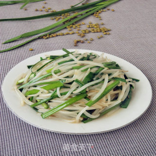 韭菜炒绿豆菜步骤8