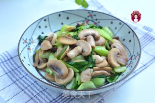 口蘑炒油菜步骤6