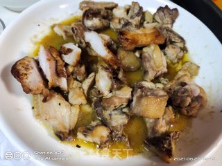 芋头咖喱鸡肉盖烧饭步骤1