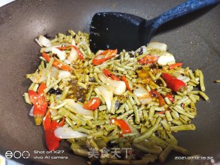 豆角烧干鱼步骤3