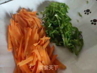 豆芽炒三丝步骤1