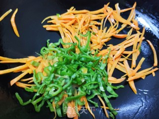 豆芽炒三丝步骤6